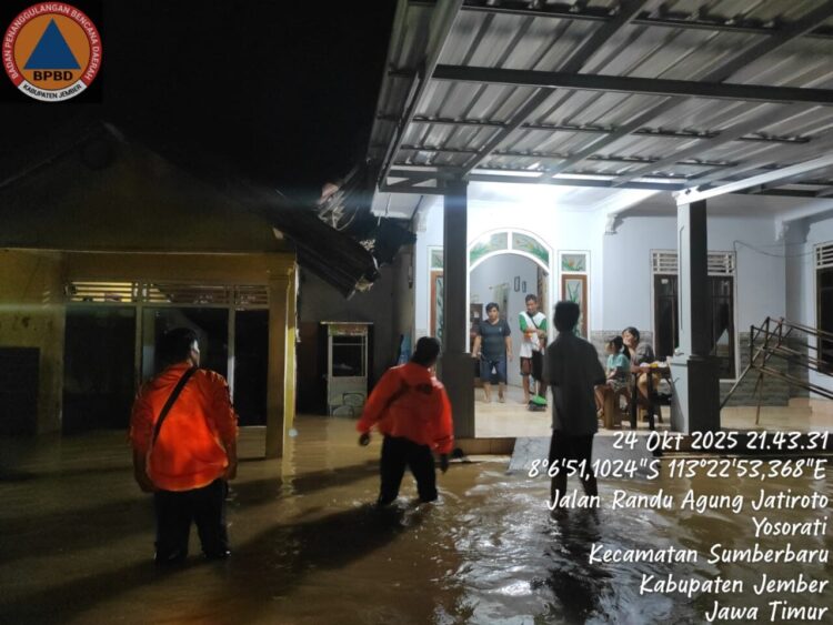 Banjir merendam Kecamatan Sumebr Baru di Kabupaten Jember, Jawa Timur sejak Jumat (24/10). Sembilan puluh unit rumah terdampak. Saat ini banjir dilaporkan telah surut total.