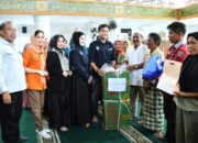 Sambangi Korban Kebakaran, TP-PKK dan DWP Kota Padang Serahkan Bantuan