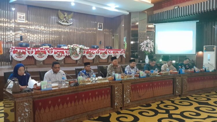 RDP DPRD Pessel dengan organisasi masyarakat Indrapura Bersatu. IST