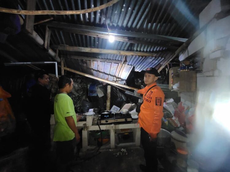 Cuaca ekstrem melanda wilayah Kota Semarang pada Selasa (21/10). Sebanyak rnam rumah warga dilaporkan rusak.Sumber Foto: BPBD Kota Semarang