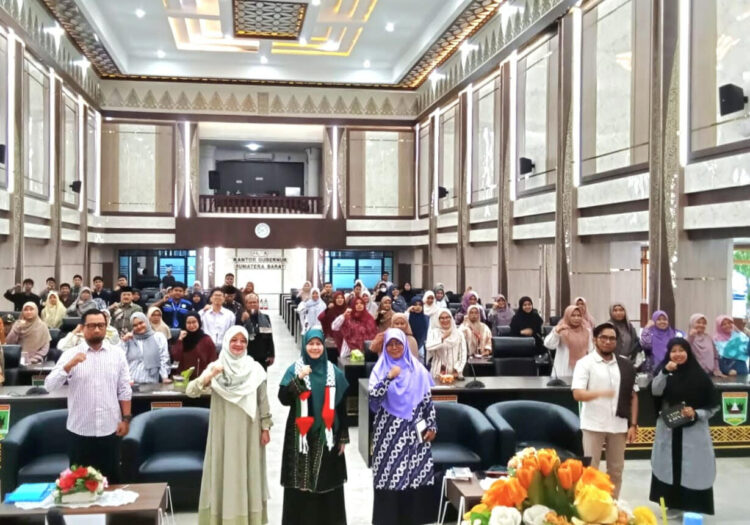 Forum Lingkar Pena (FLP) Wilayah Sumbar menggelar kegiatan bedah novel “Gaza Tak Pernah Sunyi” karya Prof. Hardisman. IST