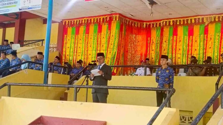 Upacara peringatan Hari Guru Nasional (HGN) Tahun 2025 di GOR Ilyas Yakub Painan, Kabupaten Pesisir Selatan (Pessel) yang dipimpin Wakil Bupati, Risnaldi Ibrahim, IST