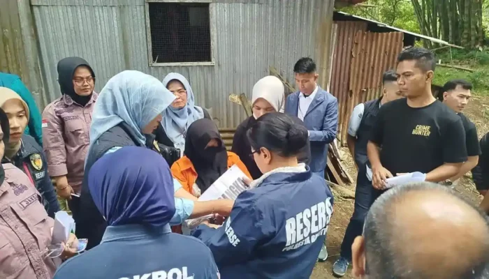 Polresta Bukittinggi Gelar Rekonstruksi Pembunuhan Bayi