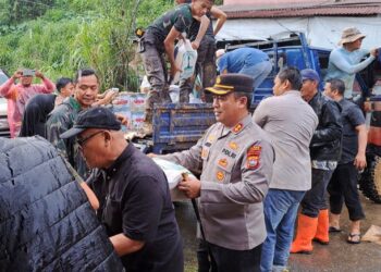 Sinergitas Tanpa Batas, Forkopimda Pasbar Kompak Tembus Kubangan Lumpur Demi Warga Korban Longsor