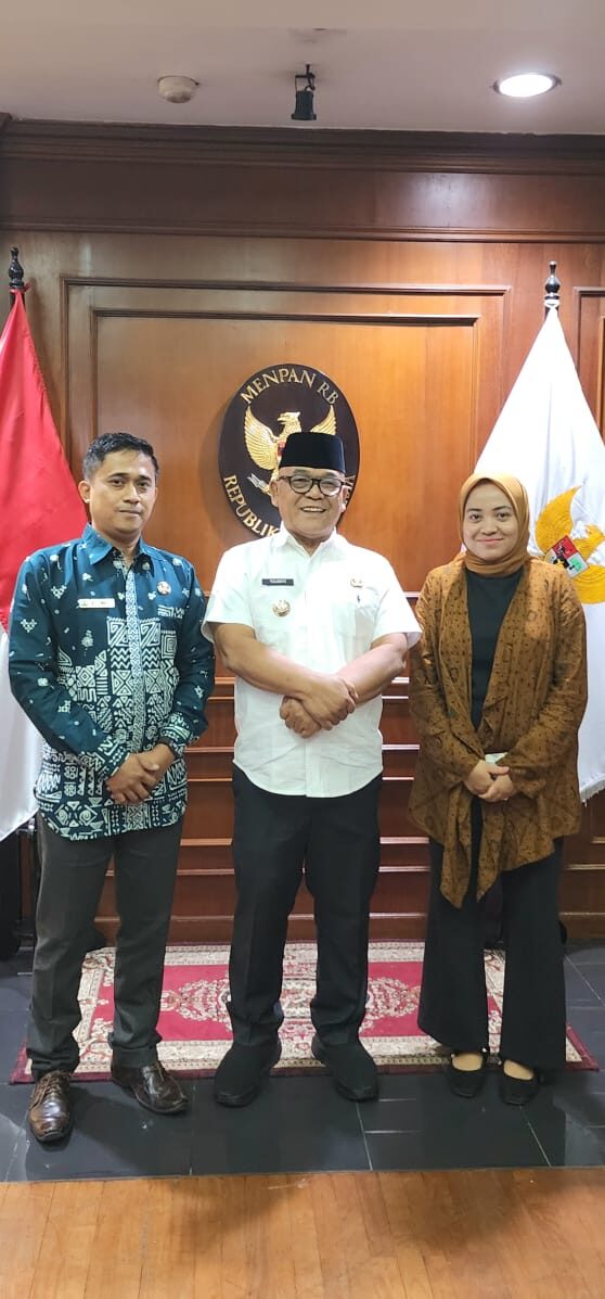 Bupati Pasaman Barat, Yulianto menemui Kementerian Pendayagunaan Aparatur Negara dan Reformasi Birokrasi (Kemenpan RB) RI dalam rangka mempertanyakan progres usulan pengangkatan Pegawai Pemerintah dengan Perjanjian Kerja (PPPK) di Jakarta, Kamis (6/11/2025). IST