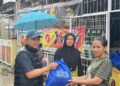 Ketua Fraksi PAN DPRD Sumbar Muhayatul dan Athari Gauthi Gerak Cepat Bantu Korban Banjir Pessel