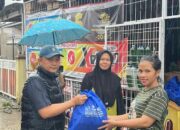 Ketua Fraksi PAN DPRD Sumbar Muhayatul dan Athari Gauthi Gerak Cepat Bantu Korban Banjir Pessel