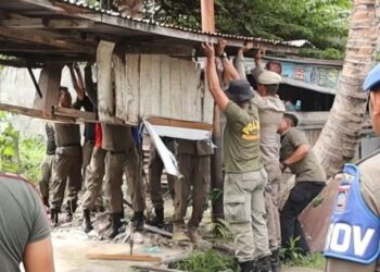 Berjualan di Lahan Pemko, Belasan Pedagang Ditertibkan Satpol PP Padang