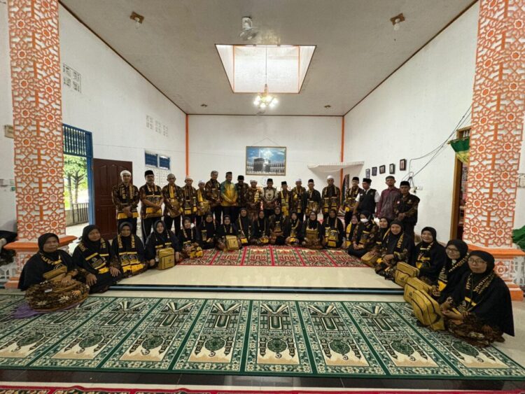 Salah satu langkah inovatif yang patut diapresiasi adalah bimbingan manasik gratis setiap pekan. Program ini membantu jemaah Shahibuna Umrah memahami setiap rukun dan tata cara ibadah dengan benar sebelum keberangkatan.EKIE NOPRISMOND