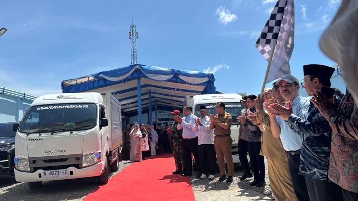 Wali Kota Padang Panjang, Hendri Arnis secara resmi meluncurkan Sentra Penyediaan Pangan Gizi (SPPG) Bukit Surungan yang dikelola Yayasan Maju Terus Jaya, Senin (3/11).APIZ
