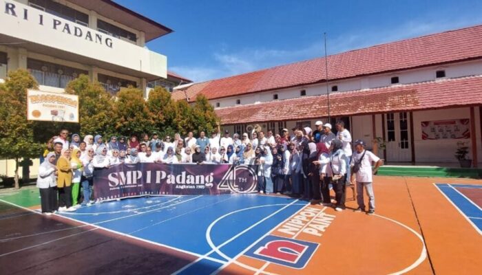 Ikaspensa dan Alumni SMPN 1 Padang Angkatan 1985 Gelar Olah Raga Bersama di Sekolah, Rumah Batik Syahla Jadi Sponsor Hadiah untuk Peserta Terpilih