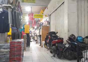 Sepinya Pasar Aur Kuning dan Keteguhan Para Pedagang