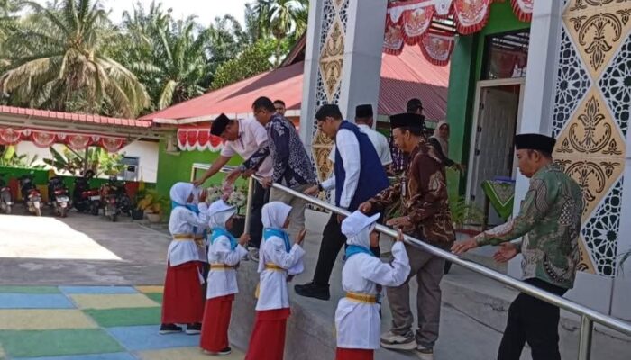 Peningkatan Mutu Sekolah, MIN 2 Dharmasraya Dikunjungi Tim Penilai Stratifikasi UKS/M Provinsi