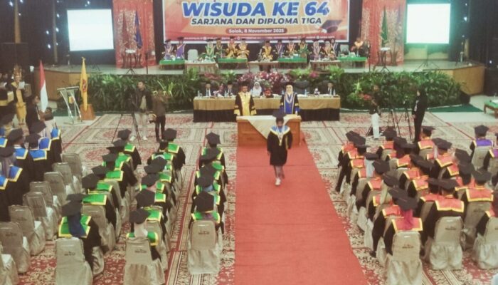 UMMY Solok Wisuda 146 Lulusan, Targetkan Menuju Universitas Negeri