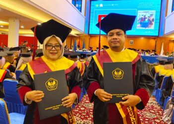 Hari Kedua Wisuda ke-84 Universitas Bung Hatta: Pasangan Suami Istri Wisuda Bareng Magister Hukum
