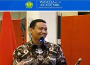 Wakil Walikota Pekanbaru Markarius Anwar  Motivasi Wisudawan Universitas Bung Hatta Ke-84