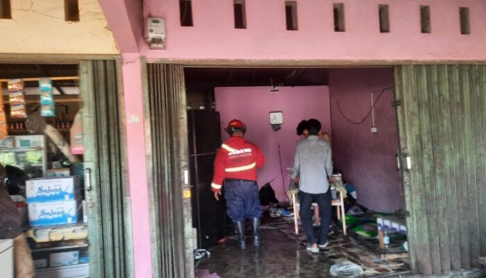 Dipicu Konsleting Listrik, Warung di Pasia Nan Tigo Padang Terbakar