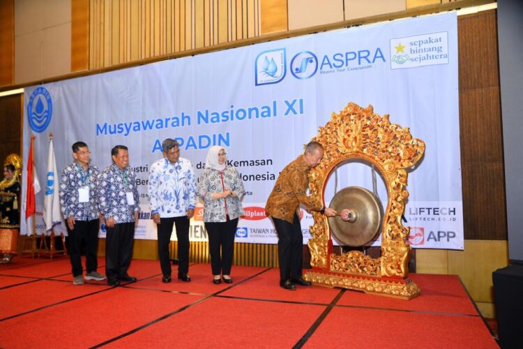 Musyawarah Nasional (Munas) XI Asosiasi Perusahaan Air Minum Dalam Kemasan Indonesia (ASPADIN) resmi dibuka oleh Menteri Perindustrian Republik Indonesia, Agus Gumiwang Kartasasmita pada 12 November 2025 di Hotel Ciputra Jakarta Barat. DOK AFRIANITA