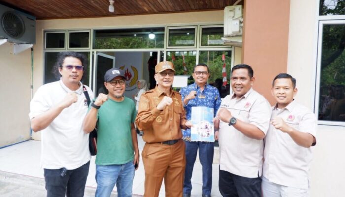 KONI Pessel Serahkan SK Kepengurusan 2025–2029, Bupati Hendrajoni Tekankan Profesionalisme dan Prestasi