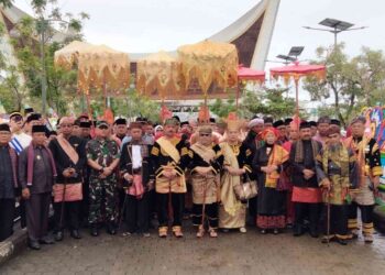 Malewakan Gala Adat Datuak Bagindo Nan Kuniang, Dr. Rahyussalim Harap Jadi Jembatan Budaya Minang-Internasional