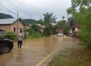 Banjir Rendam Dua Kampung di Nagari Duku, Kapolsek Tarusan Turun Langsung ke Lokasi