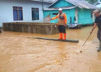 Luapan Sungai Asam Rendam 30 Rumah di Koto Kaciak