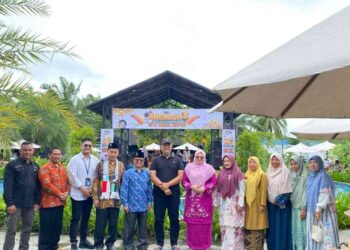 Buka Pentas Seni ANGKASA, Wabup Pasbar M. Ihpan Puji Pendidikan Holistik SD IT Darul Hikmah