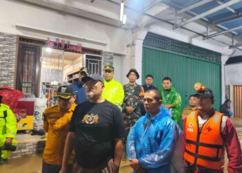 Respons Cepat Banjir Aia Gadang, Wabup M. Ihpan Pimpin Pemantauan hingga Malam