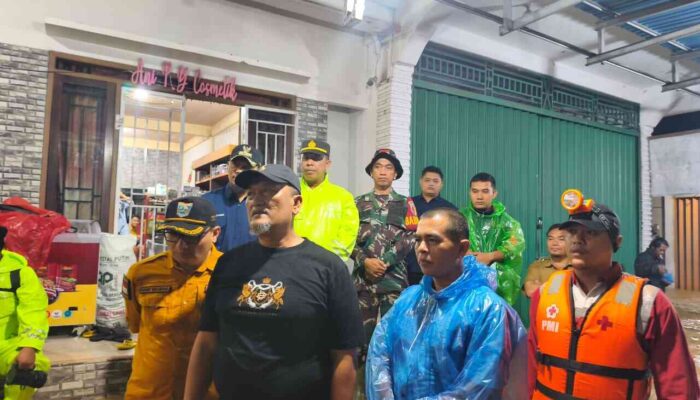 Respons Cepat Banjir Aia Gadang, Wabup M. Ihpan Pimpin Pemantauan hingga Malam