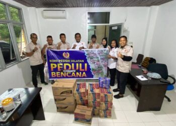 KONI Pessel Salurkan 114 Paket Sembako untuk Korban Banjir di Bayang