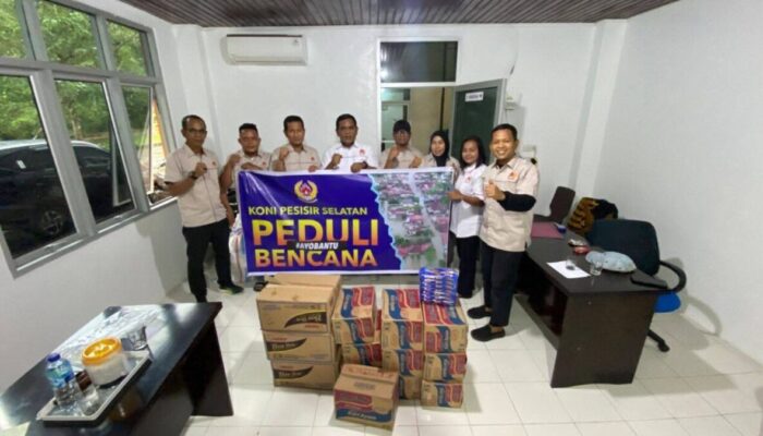 KONI Pessel Salurkan 114 Paket Sembako untuk Korban Banjir di Bayang