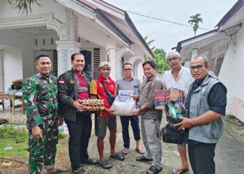 KONI Sumbar Sambangi Rumah Atlet Muaythai yang Hanyut, Serahkan Bantuan untuk Keluarga