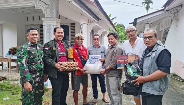 KONI Sumbar Sambangi Rumah Atlet Muaythai yang Hanyut, Serahkan Bantuan untuk Keluarga