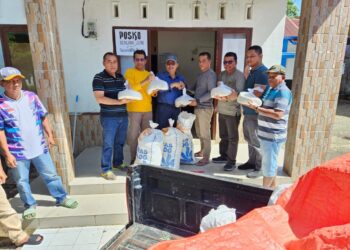 Pemkab Pessel Salurkan 1 Ton Beras untuk Warga Terdampak Banjir di Bayang