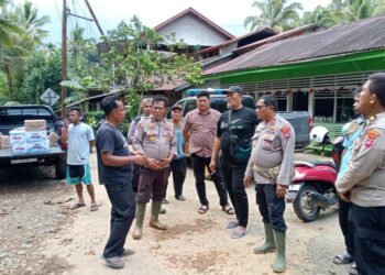 Tanah Bukit Amblas 2 Meter, Wabup Pasbar Lakukan Pendekatan Humanis Warga Pasanggiang agar Segera Mengungsi