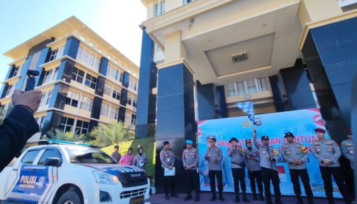 Kapolda Sumbar Lepas Konvoi Bantuan Mabes Polri untuk Lima Daerah Terparah