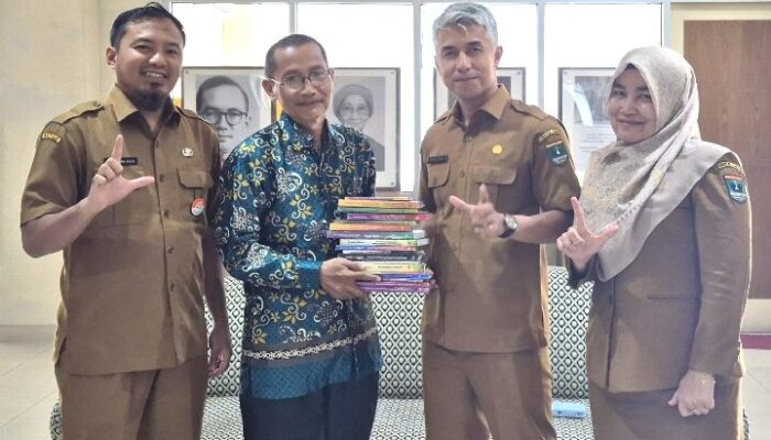 Perpustakaan Sumbar Terima 18 Buku dari Penerbit
