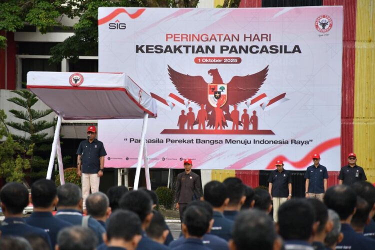 PT Semen Padang memperingati Hari Kesaktian Pancasila dengan menggelar upacara di Plaza Kantor Pusat, Rabu (1/10) pagi. IST