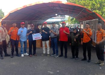 PT Semen Padang Salurkan 250 Zak Semen untuk Korban Angin Puting Beliung di Kota Solok