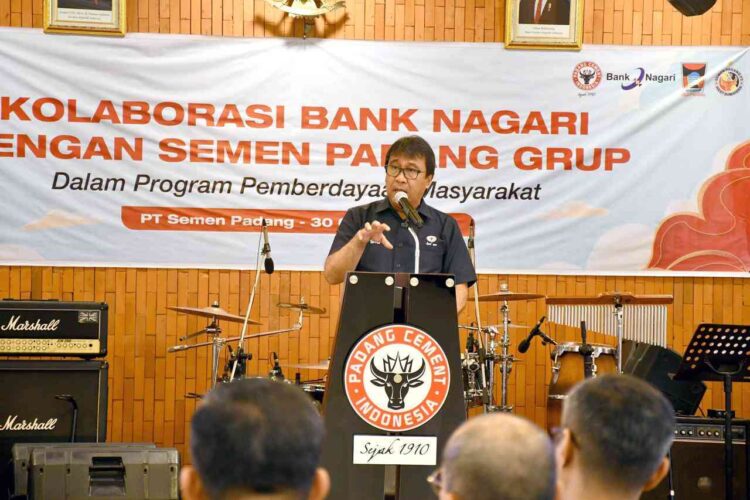 PT Semen Padang dan Bank Nagari memperkuat sinergi melalui program pemberdayaan masyarakat berkelanjutan, yang ditandai dengan penandatanganan Perjanjian Kerja Sama (PKS). IST