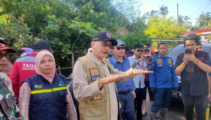 Pemkab Pessel Salurkan 7 Ton Beras untuk Korban Banjir dan Longsor, Bupati Pastikan Bantuan Tepat Sasaran