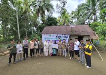 Baznas Padang Pariaman Salurkan Bantuan RTLH untuk Warga Kurang Mampu