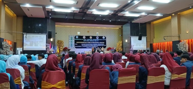 Sebanyak 698 calon wisudawan Universitas PGRI Sumatera Barat (UGPRISBA) mengikuti kegiatan pembekalan dan yudisium wisuda ke-8 (71) dan dies natalis ke-4  yang digelar, Selasa (4/11), di UPGRISBA Concention Center (UPCC).  IST