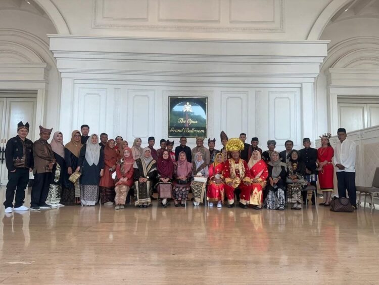 Dua tradisi khas Pessel, Marapulai Basuntiang dari Inderapura dan Manjalang Rumah Gadang Mandeh Rubiah dari Lunang, resmi ditetapkan sebagai Warisan Budaya Takbenda (WBTb) Indonesia Tahun 2025. IST
