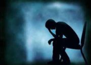 Pikiran Gelap, Hidup Gelap