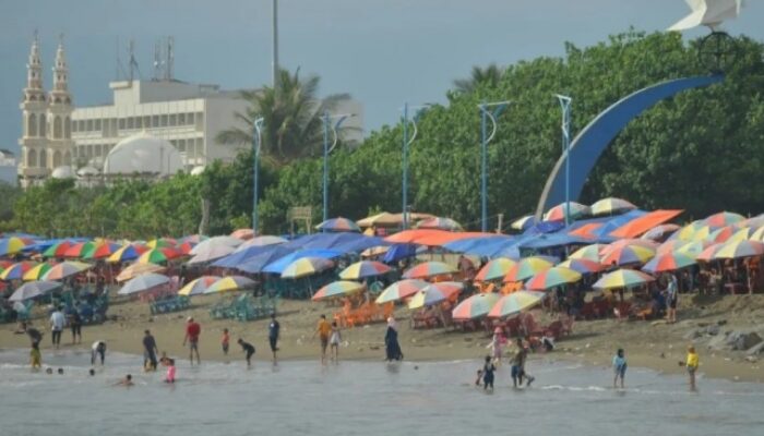 Kunjungan ke Pantai Padang Meningkat