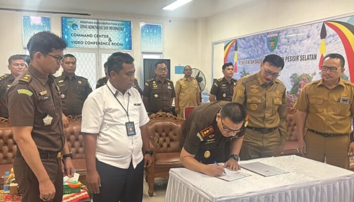 Kejari Pessel dan Pemkab Tandatangani MoU Pidana Kerja Sosial, Dukung Penerapan KUHP Baru