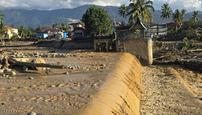 Kolaborasi Dinas Perkim Padang dengan Perumda AM, Air Tersalurkan ke Daerah Terdampak