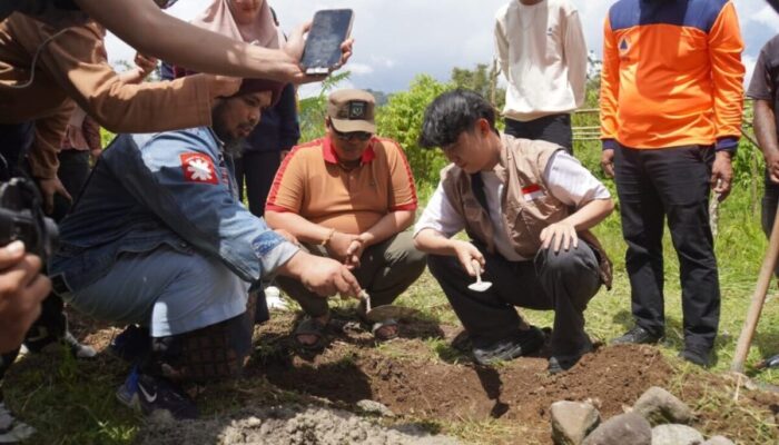 Peletakan Batu Pertama, Willie Salim dan Ustaz Derry Bangun 10 Rumah Korban Bencana di Padang Panjang