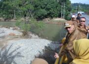 Bupati Hendrajoni Tinjau Kerusakan Infrastruktur Akibat Banjir di Lengayang dan Ranah Pesisir